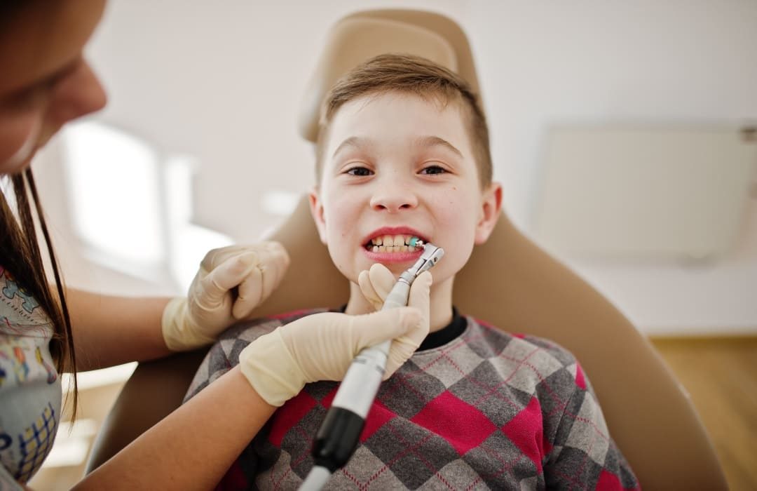 أفضل دكتور تقويم اسنان الأطفال